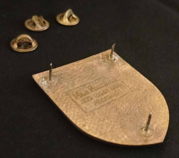 SADF 4 ARTILLERY REGIMENT SHOULDER FLASH      ENAMEL TYPE.  1ST ISSUE        V131