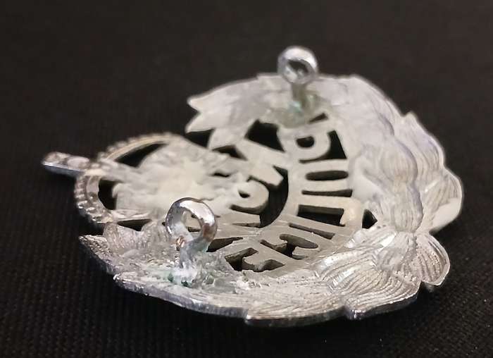 NSW POLICE COMMISSIONED OFFICERS CAP BADGE  ``` RARE ```               C11