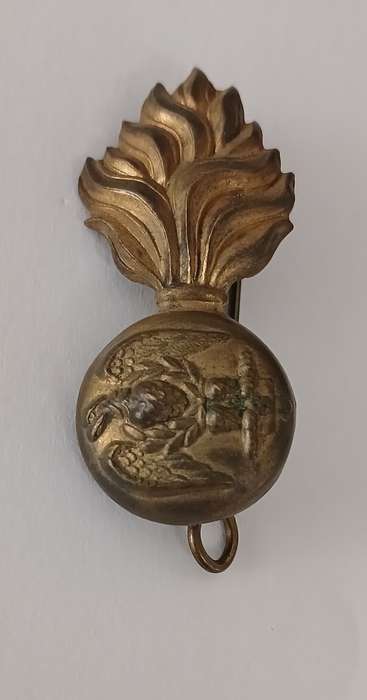 ROYAL IRISH FUSILIERS BADGE   POST 1903                     C19