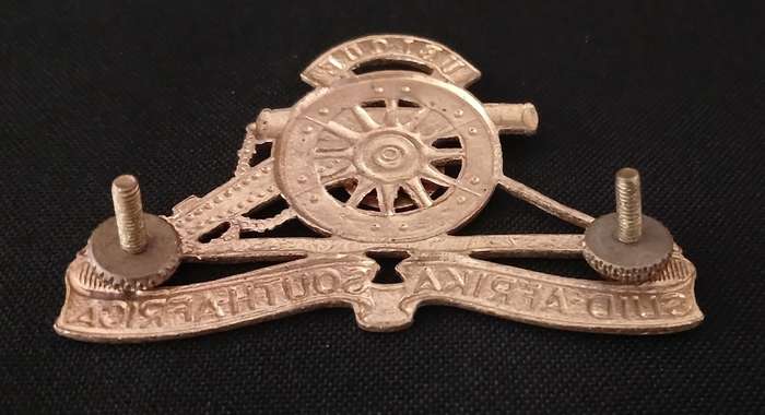 REGIMENT PRETORIA UNIVERSITY ARTILLERY CAP BADGE            C52
