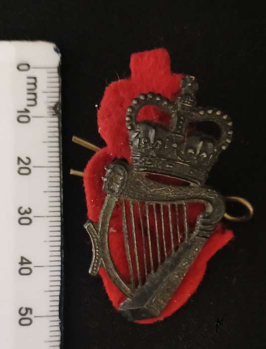 ROYAL ULSTER CONSTABULARY CAP BADGE                 C77