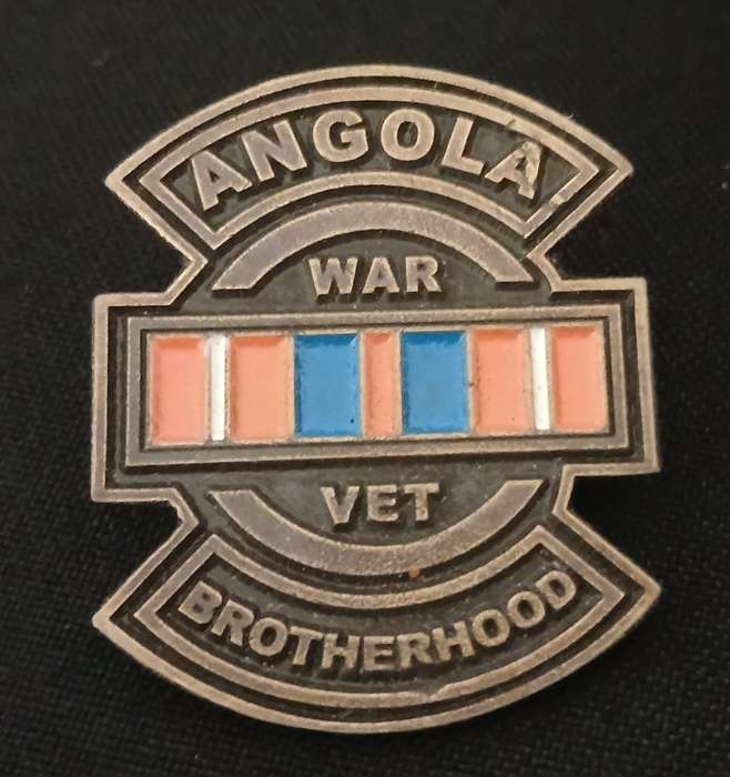 ANGOLA WAR VETERAN BROTHERHOOD BADGE                     C82