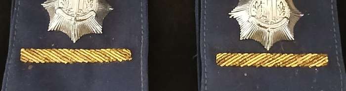 DUTC NETHERLANDS POLICE RANKS WITH BULLION WIRE AND CAP BADGE ( Note Condition )     K17