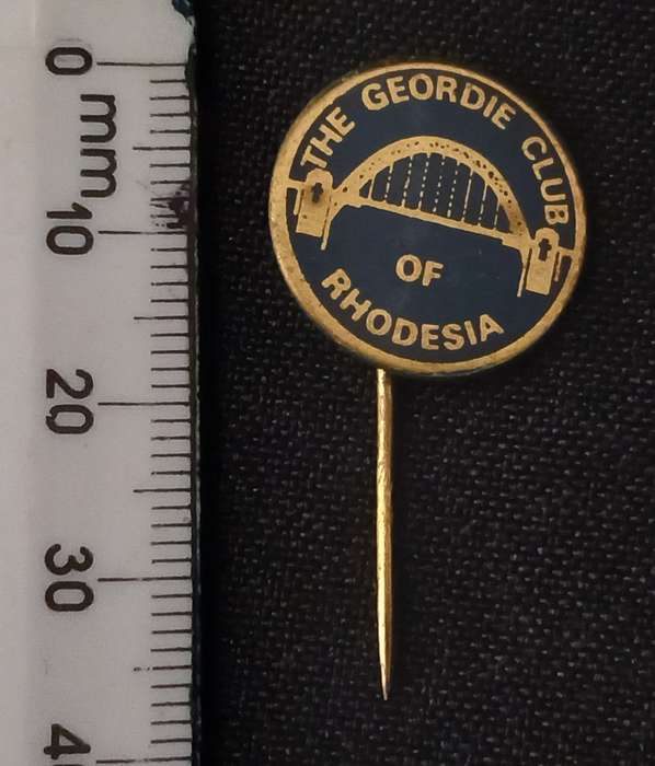 THE GEORDIE CLUB OF RHODESIA PIN BADGE                   R57