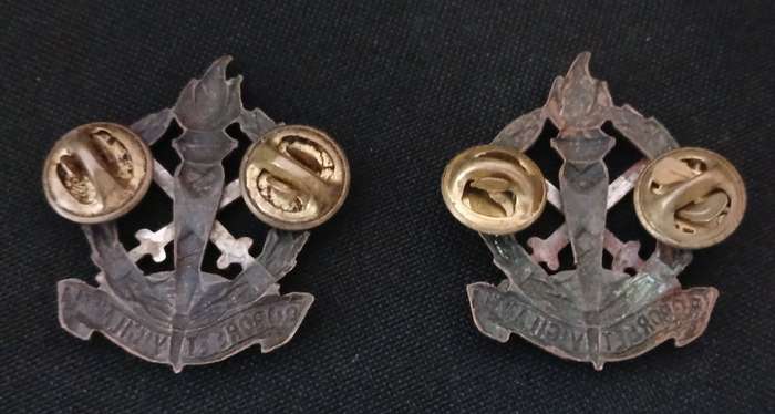 REGIMENT SKOONSPRUIT / REGIMENT SCHOONSPRUIT COLLAR BADGES R78