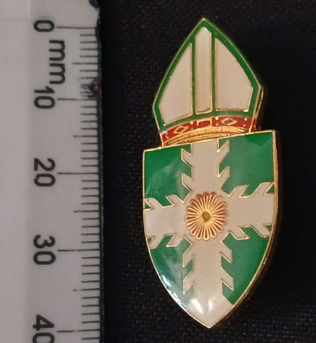 ANGLICAN CHURCH PIN BADGE           R96