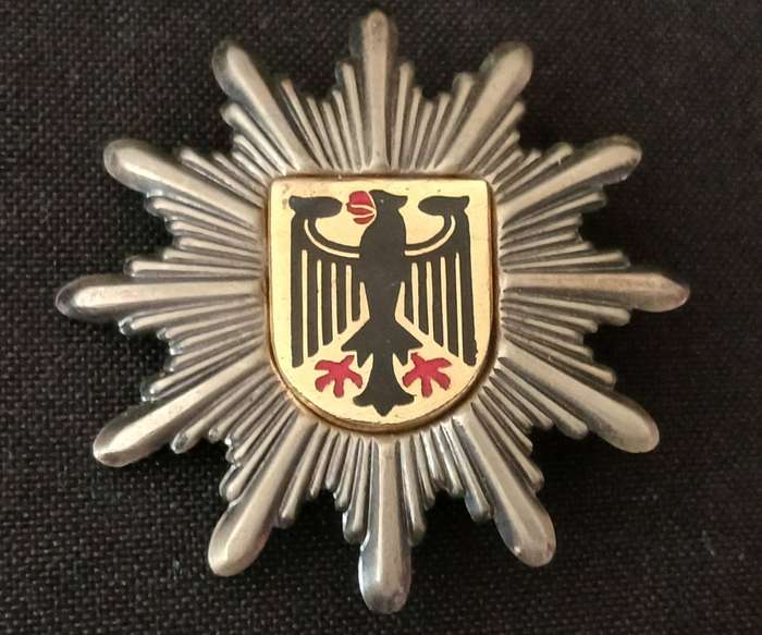 German Federal Police Cap Badge (2 pins) with maker mark - R127
