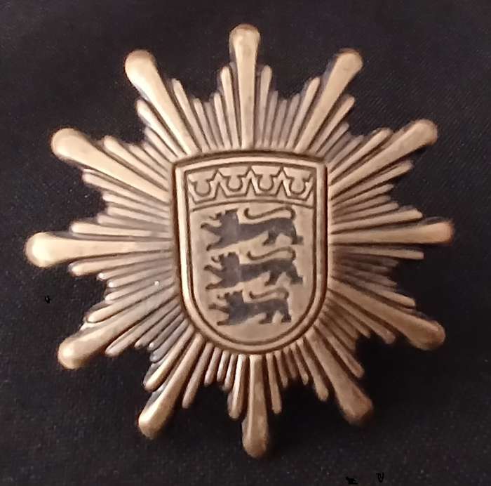GERMAN BADEN WURTTEMBERG POLICE HAT BADGE    ( WITH MAKERS MARK )                    R128