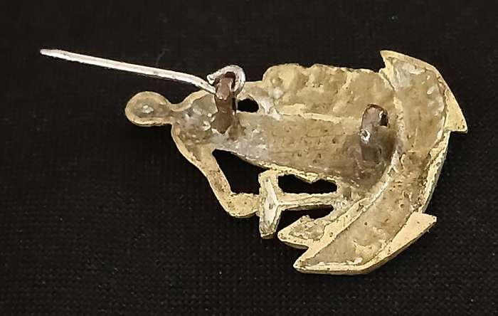 WW2 SOUTH AFRICAN CAPE CORPS CAP BADGE GENUINE CAST ( Note Pin Attached )        R149
