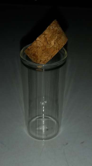 Glass bottel 7,5 x 2,5 cm