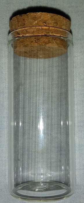 Glass bottel 7,5 x 2,5 cm