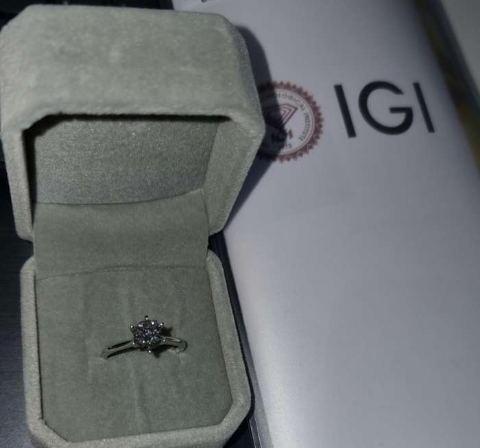 1.00CT Brilliant Round IGI Certified Diamond Ring Colour D VVS2 Set on 18K WHITE GOLD Size 6.5(M)
