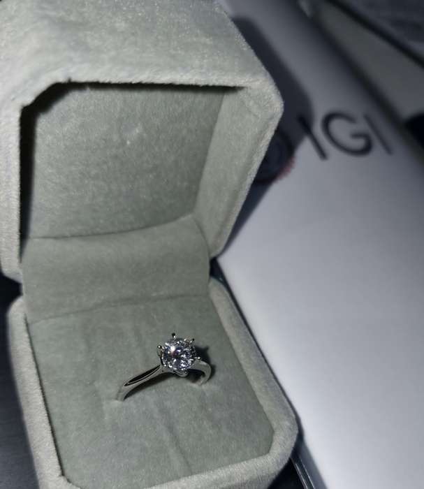 1.00CT Brilliant Round IGI Certified Diamond Ring Colour D VVS2 Set on 18K WHITE GOLD Size 6.5(M)