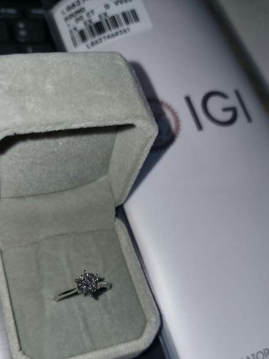 1.00CT Brilliant Round IGI Certified Diamond Ring Colour D VVS2 Set on 18K WHITE GOLD Size 6.5(M)