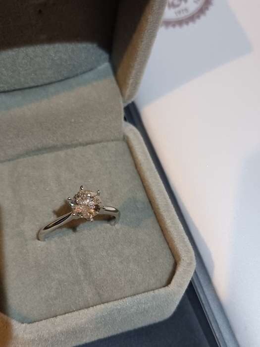 1.00CT Brilliant Round IGI Certified Diamond Ring Colour D VVS2 Set on 18K WHITE GOLD Size 6.5(M)