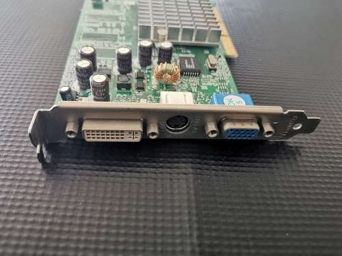 Super Rare AGP Graphics card**Nvidia GeForce FX5200**Low Low Shipping**
