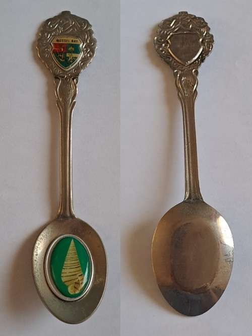 Vintage souvenir spoon -Mossel Bay -  shell