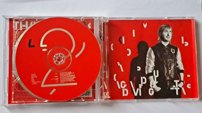 Double CD -  David Guetta  - Nothing but the beat - 2011
