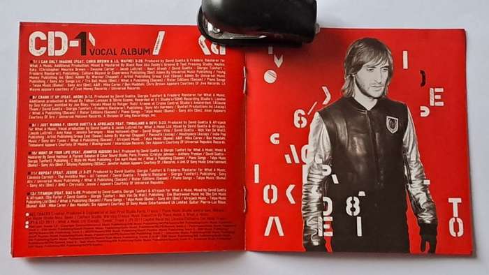 Double CD -  David Guetta  - Nothing but the beat - 2011
