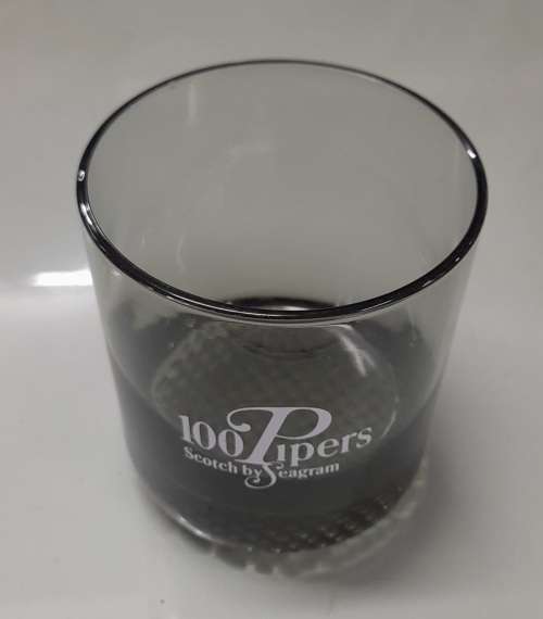 100 Pipers Smokey Scotch Glass