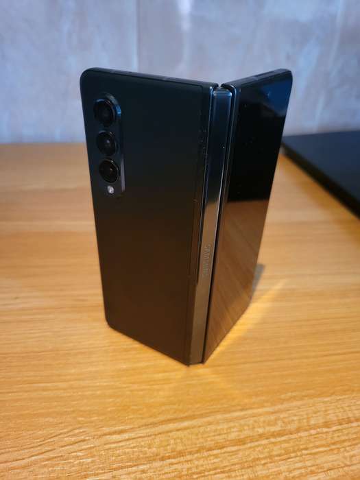 Samsung Galaxy - Fold 3 - 5G - 256GB - All Networks - Phantom Green - EXCELLENT CONDITION
