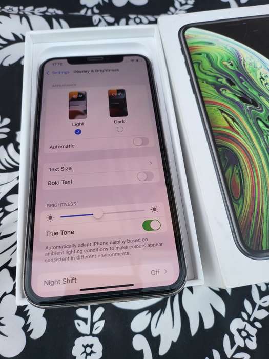 iPhone X - Silver - 256GB - Box Included - Excellent Condition