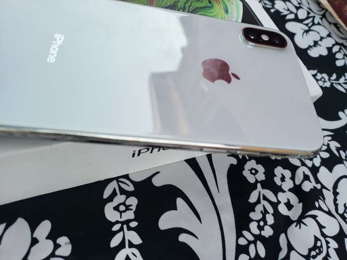 iPhone X - Silver - 256GB - Box Included - Excellent Condition