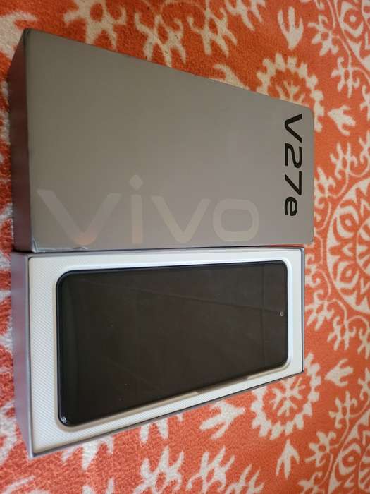 Vivo - V27e - Glory Black - 256GB - Dual Sim - New Opened Box