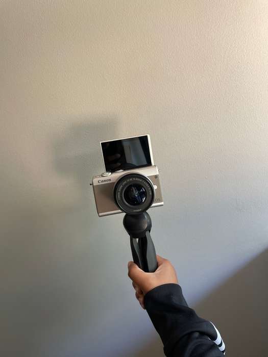 Canon m100