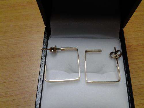 Sold 9ct Gold earrings
