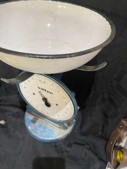 Scale kitchen ornamental only