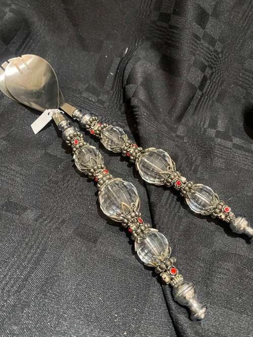 Salad servers(C)