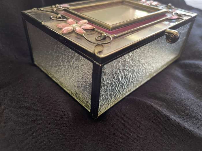 Jewellery box lead painted glass