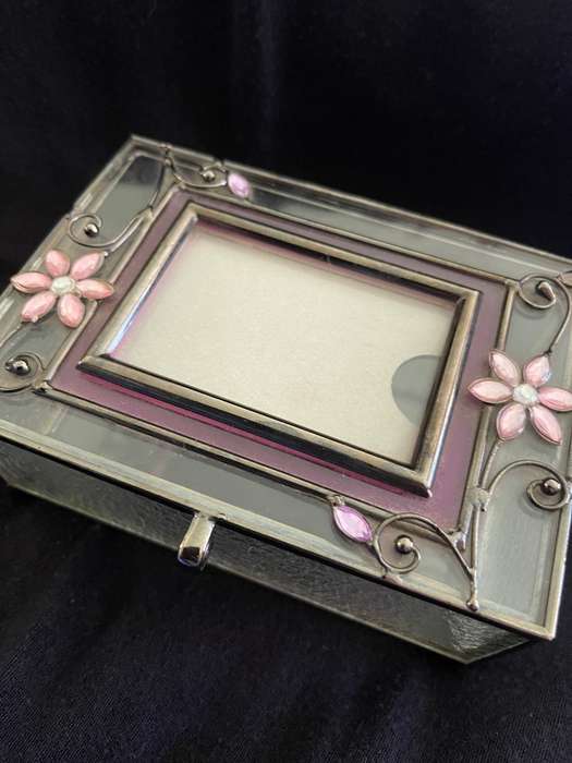 Jewellery box lead painted glass