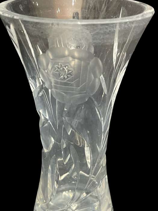 Vase rose cut