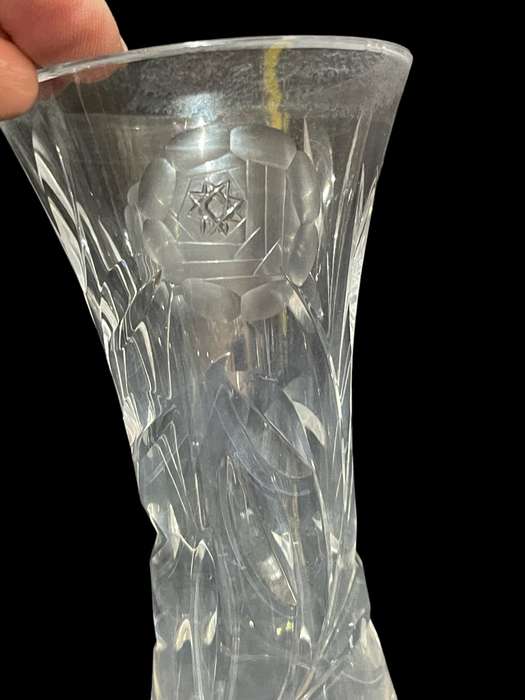 Vase rose cut