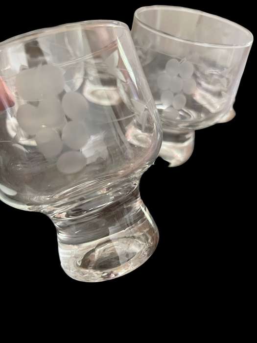 Glasses grape etched