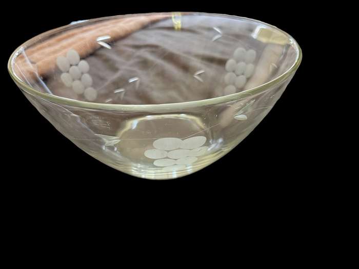 Bowls serving grape etched each