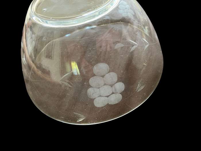 Bowls serving grape etched each
