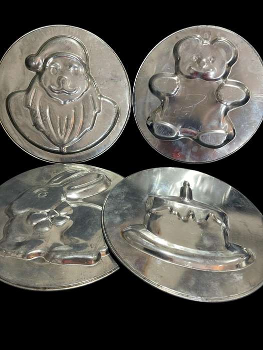 Cake tins vintage each