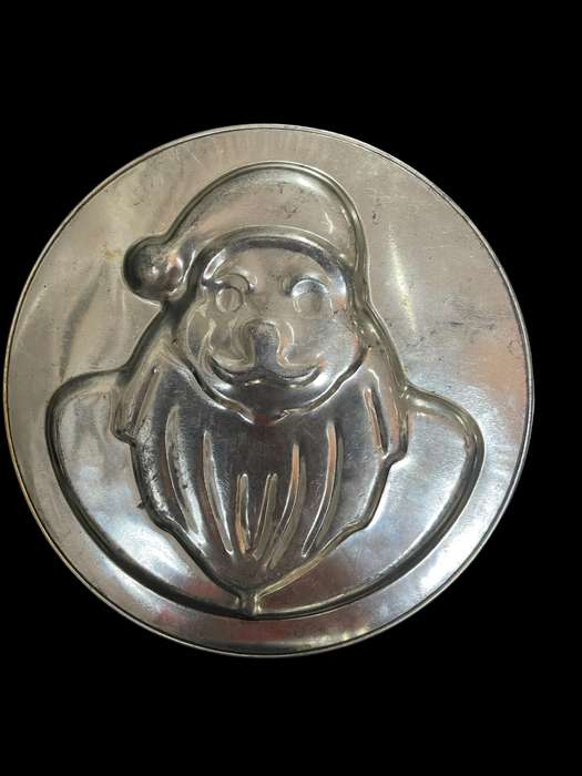 Cake tins vintage each