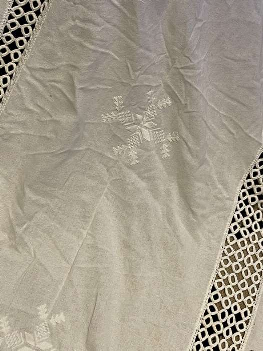 Tablecloth overlay(29)