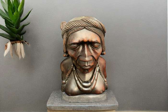 Figurine/bust wood
