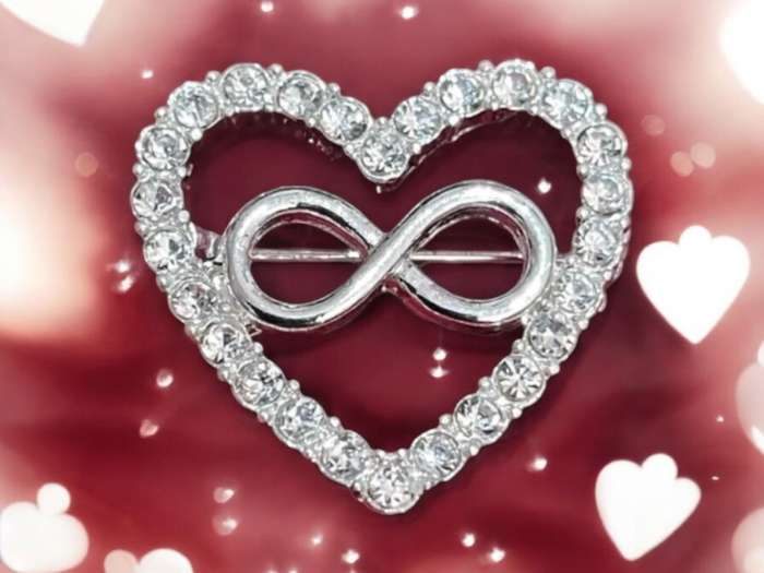Brooch (G)
