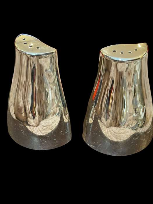 Salt pepper pots/cellars