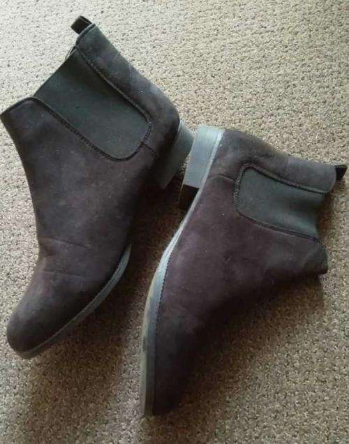 Suede Chelsea Ankle boots Black