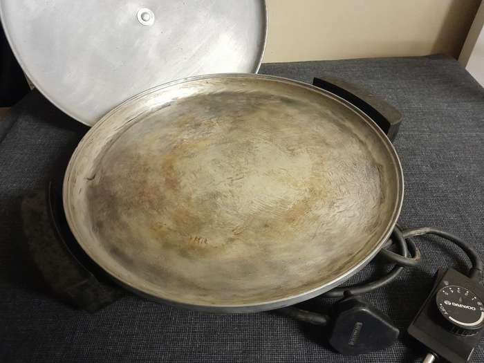 Electric frying pan - pizza, roti, naan