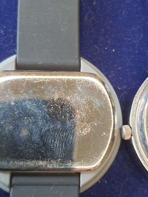 A JOBLOT WOMANS FASHION DRESS WATCHES