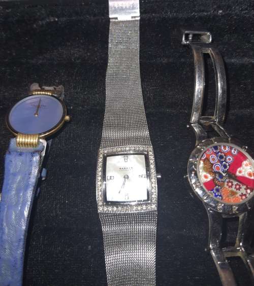 A COLLECTION OF VINTAGE LADIES WATCHES SOLD AS IS NOT TESTED