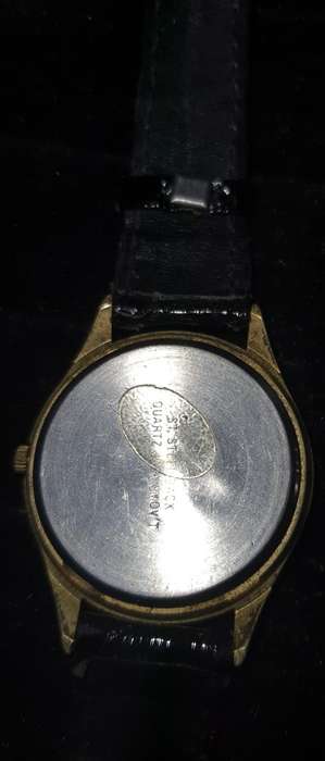 A JOBLOT VINTAGE DRESS WATCHES  SOME ARE WORKING SOLD AS IS NOT TESTED